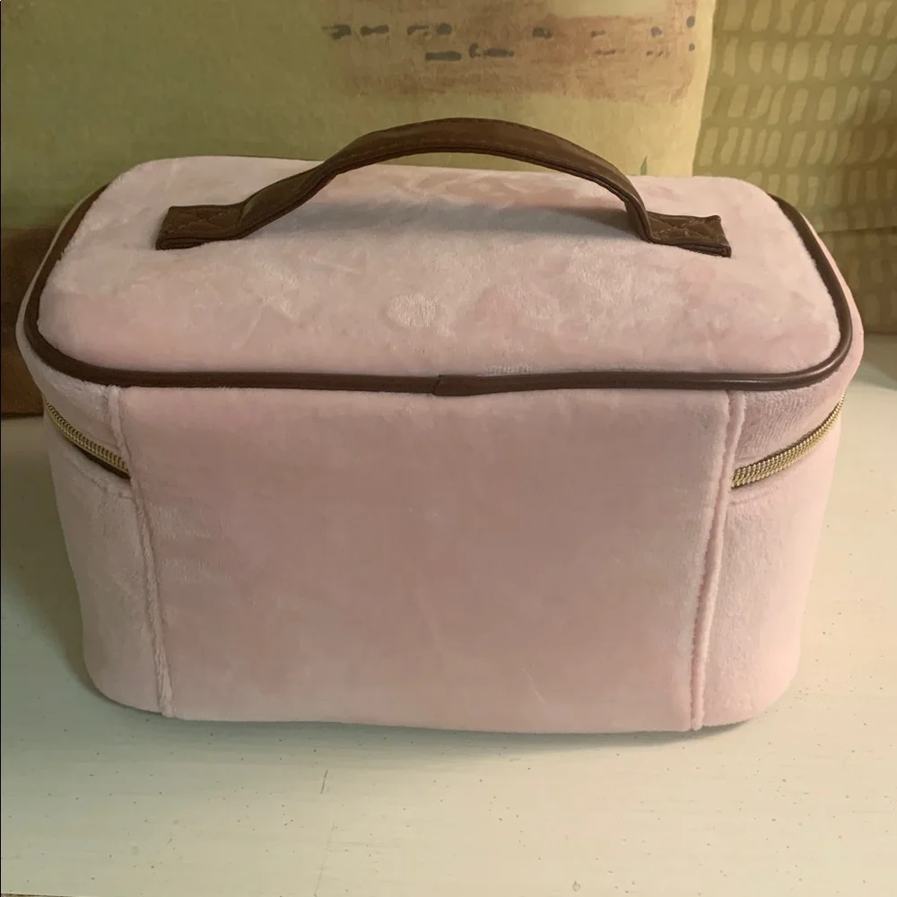 Juicy Couture Pink Velvet Cosmetic Case - Picture 5 of 5